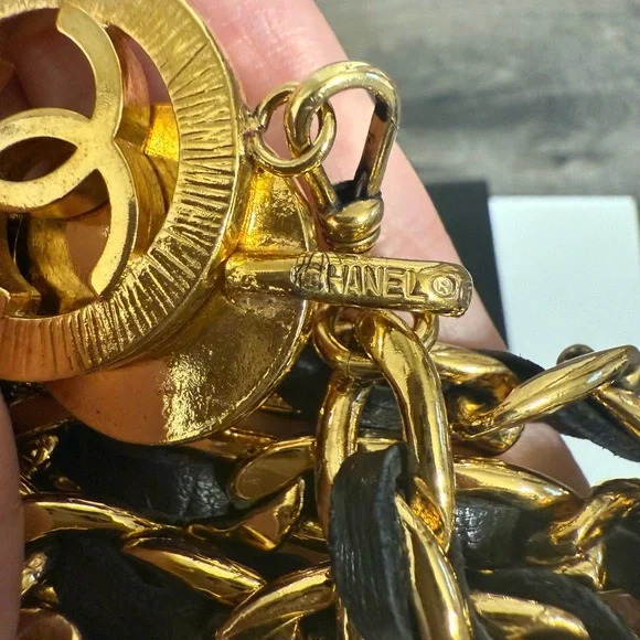 CHANEL Vintage Black Leather Gold CC Logo Chain Belt/Necklace - Picture 5 of 11